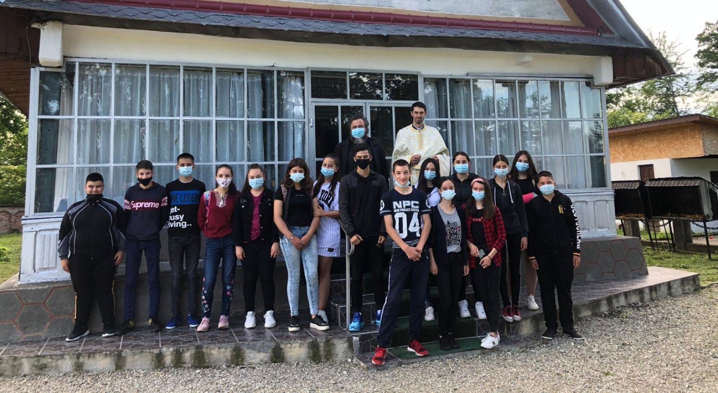 Proiectul catehetic „Împreună pentru școală” în parohiile Arhiepiscopiei Craiovei 177411