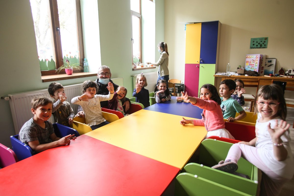 Şcoala „Andreiana”, locul unde educaţia se face în tinda bisericii 177367