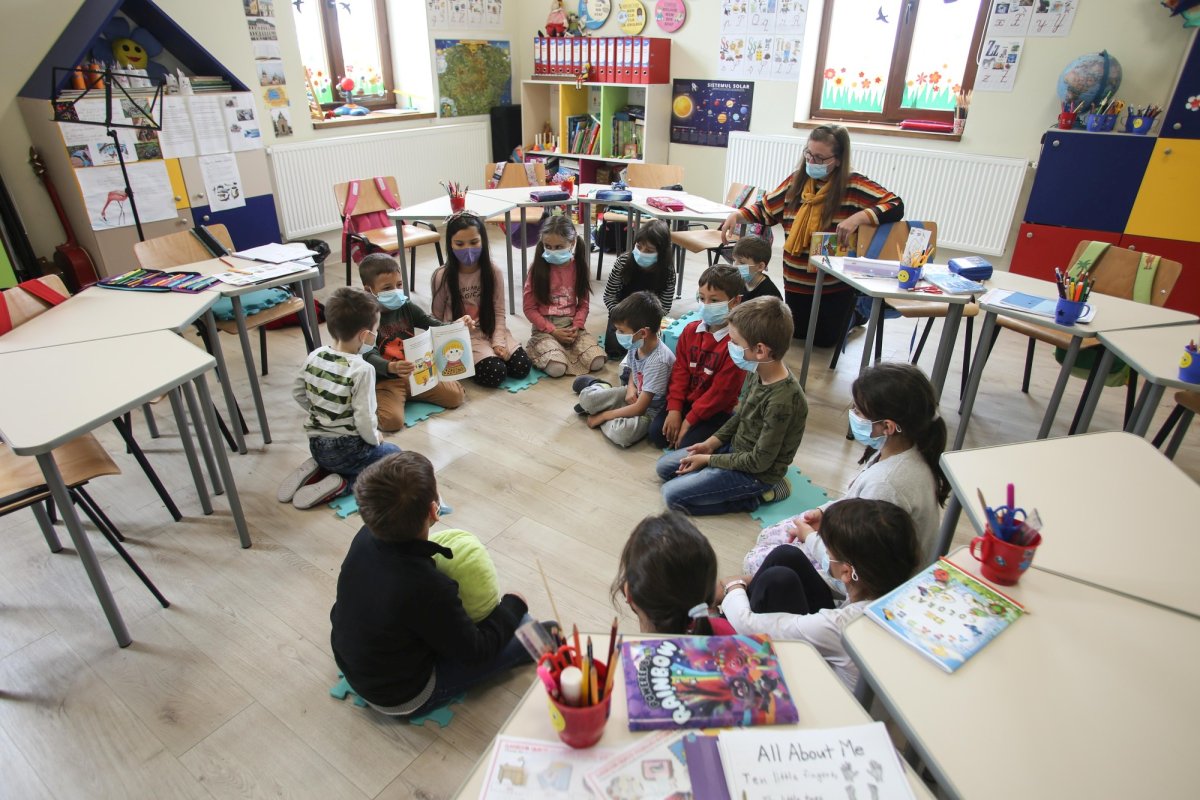 Şcoala „Andreiana”, locul unde educaţia se face în tinda bisericii 177370