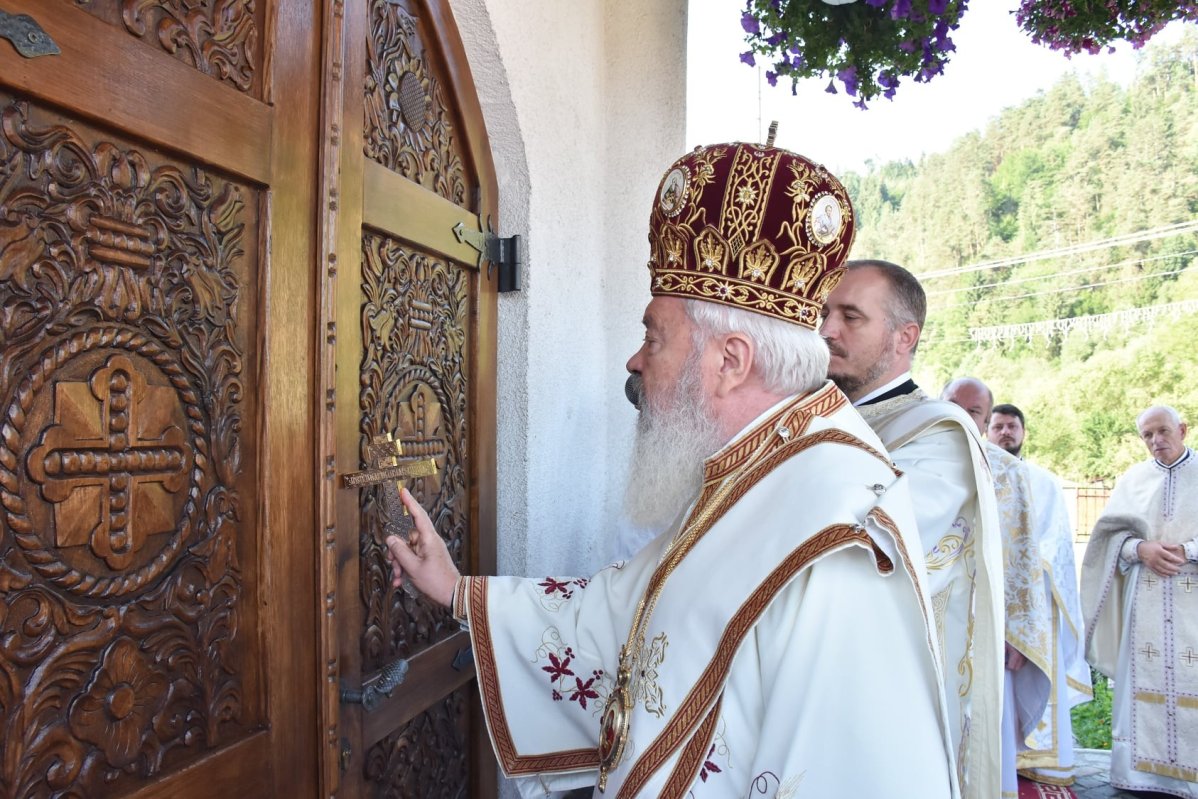 Biserica din localitatea clujeană Săcuieu a fost resfinţită 177511