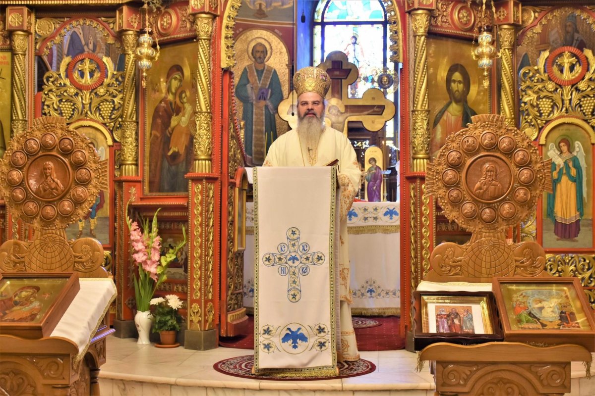 Slujire arhierească la catedrala din Huși 177524