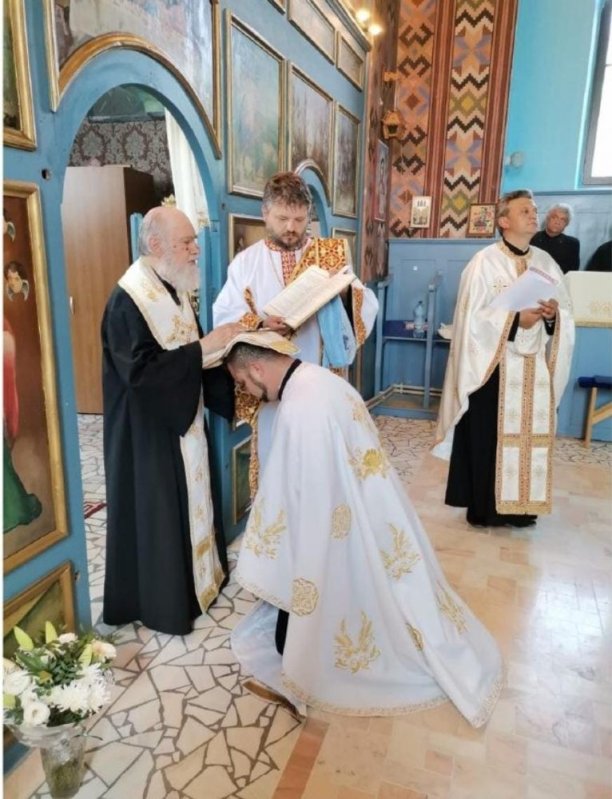 Slujiri şi binecuvântări arhiereşti în Arhiepiscopia Aradului 177515