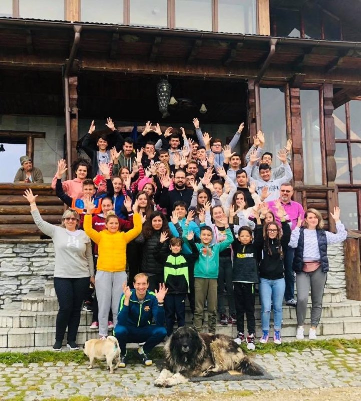 „Te obişnuieşti să te hrăneşti cu zâmbetele celor din jur” 177541