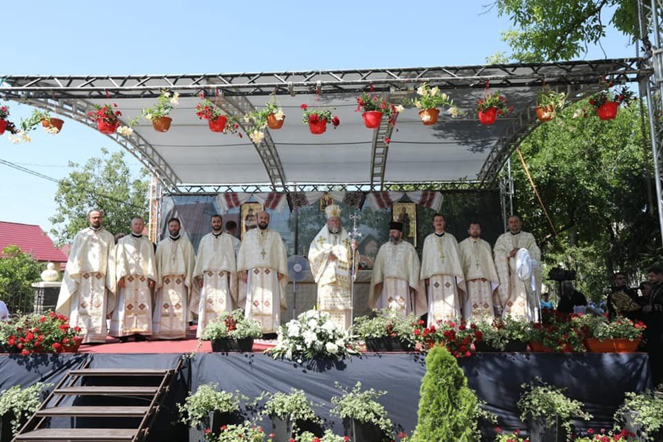 Biserica parohială din localitatea maramureşeană Colţirea a fost târnosită  177685