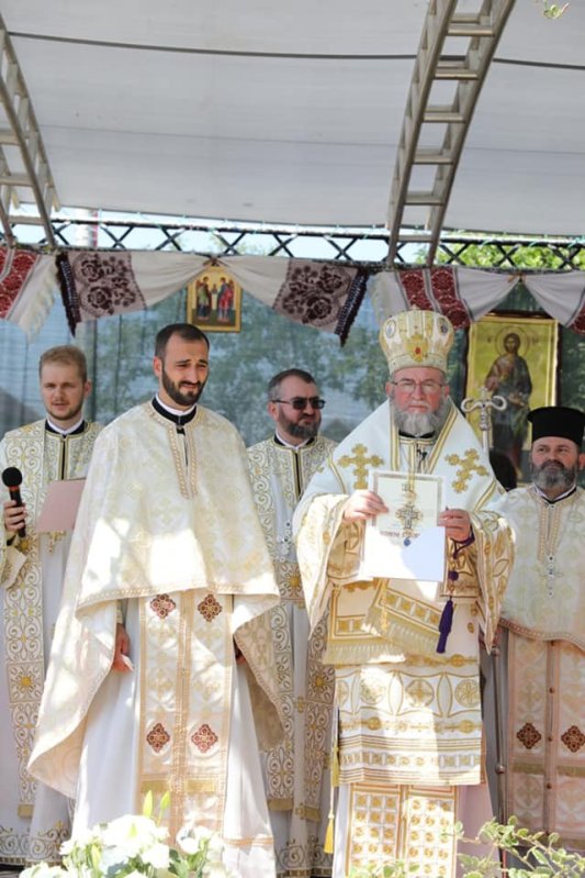 Biserica parohială din localitatea maramureşeană Colţirea a fost târnosită  177686