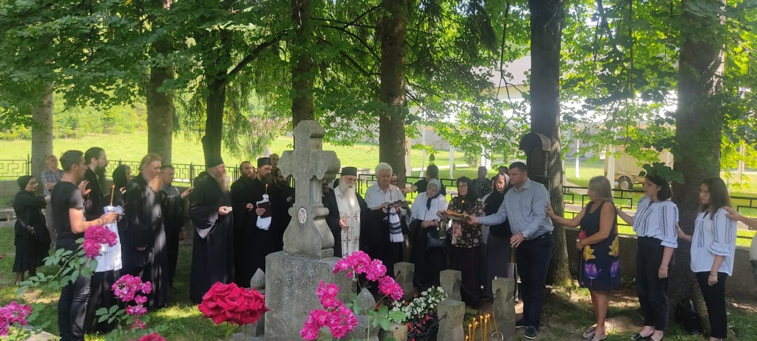 Pomenirea Arhiepiscopului Victorin Ursache la Mănăstirea Putna 177696