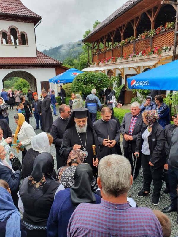 Sărbătoare la Mănăstirea „Sfântul Proroc Ilie Tesviteanul” de la Albac, judeţul Alba 177732