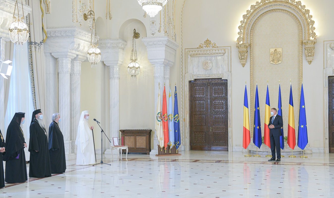Patriarhul Daniel decorat de Președintele României la ceas aniversar 178028