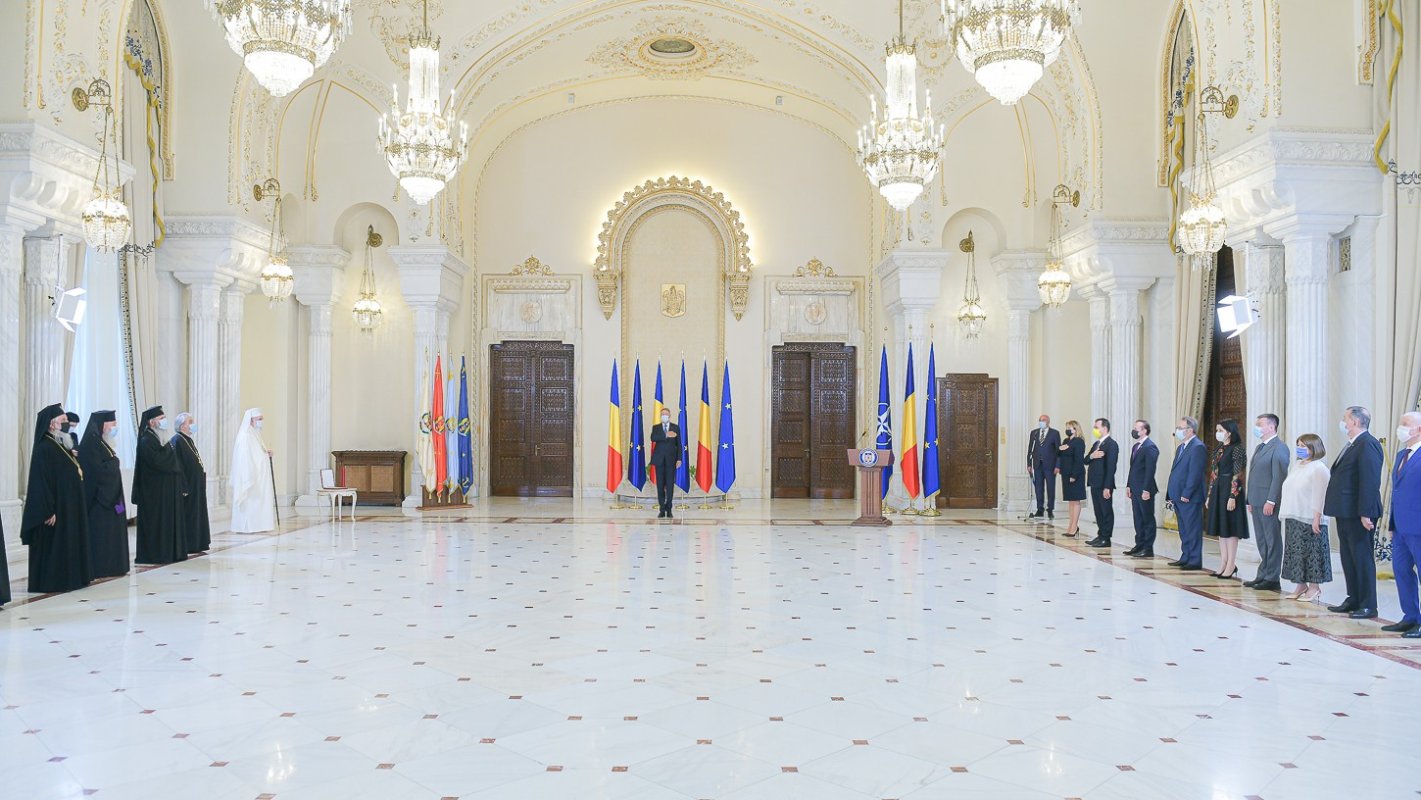 Patriarhul Daniel decorat de Președintele României la ceas aniversar 178036