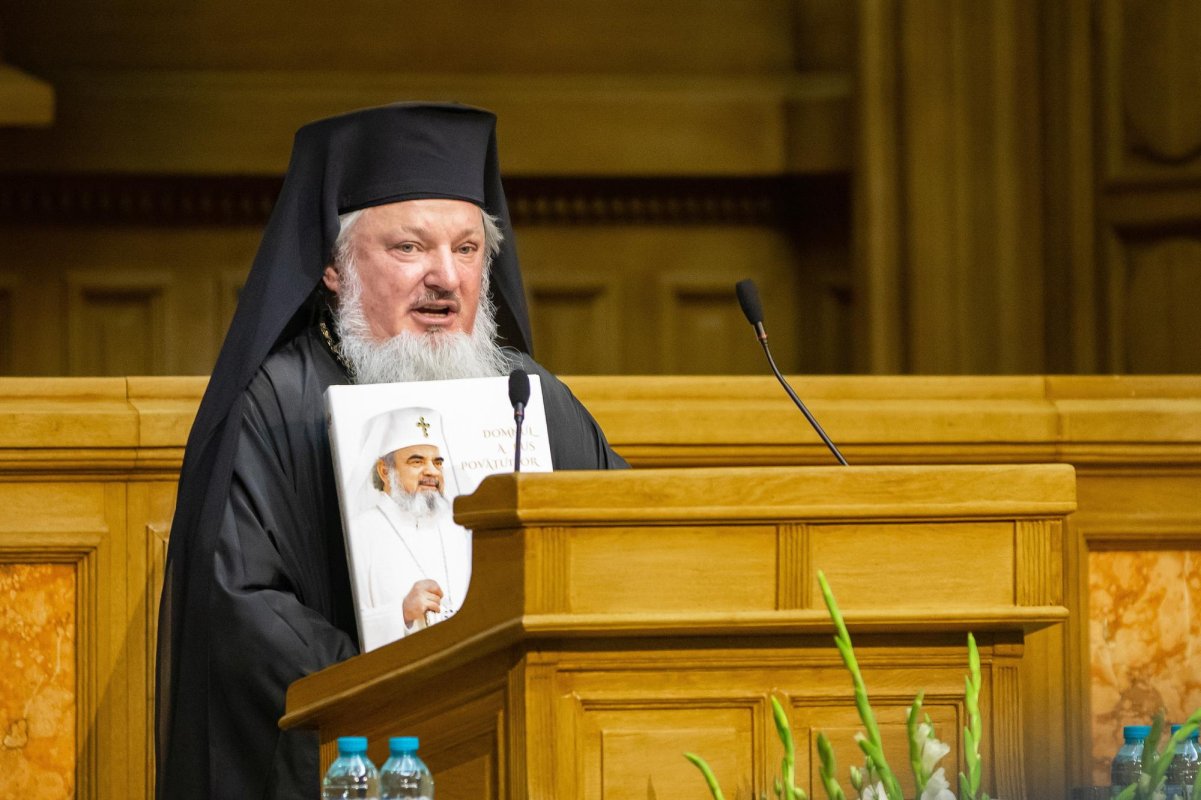 „Domnul a pus povățuitor fiecărui neam - Preafericitul Părinte Patriarh Daniel la împlinirea a 70 de ani” 178053