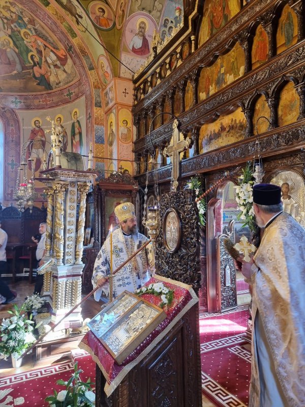 Resfințire de pictură și sfințire de complex parohial, la Parohia nemțeană Grumăzești   178226