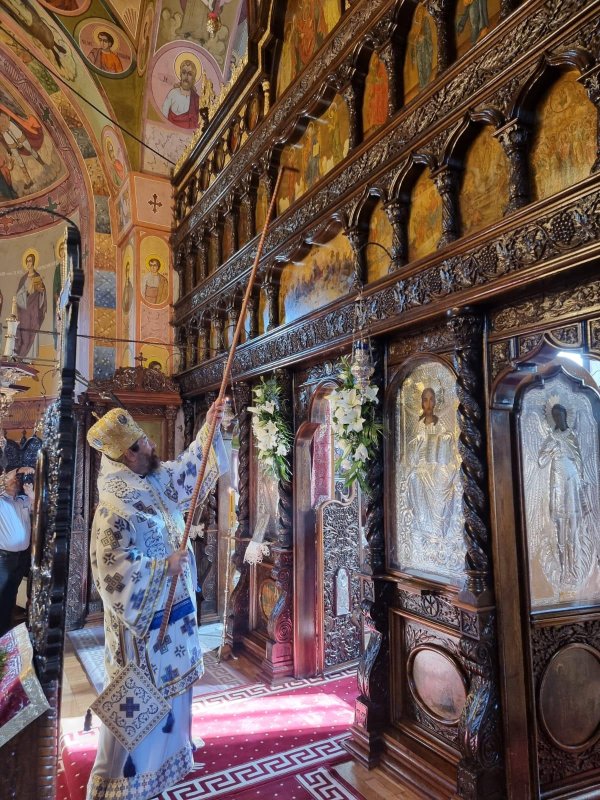 Resfințire de pictură și sfințire de complex parohial, la Parohia nemțeană Grumăzești   178227