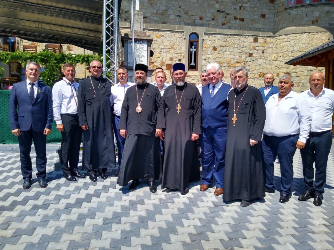 Resfințire de pictură și sfințire de complex parohial, la Parohia nemțeană Grumăzești   178228