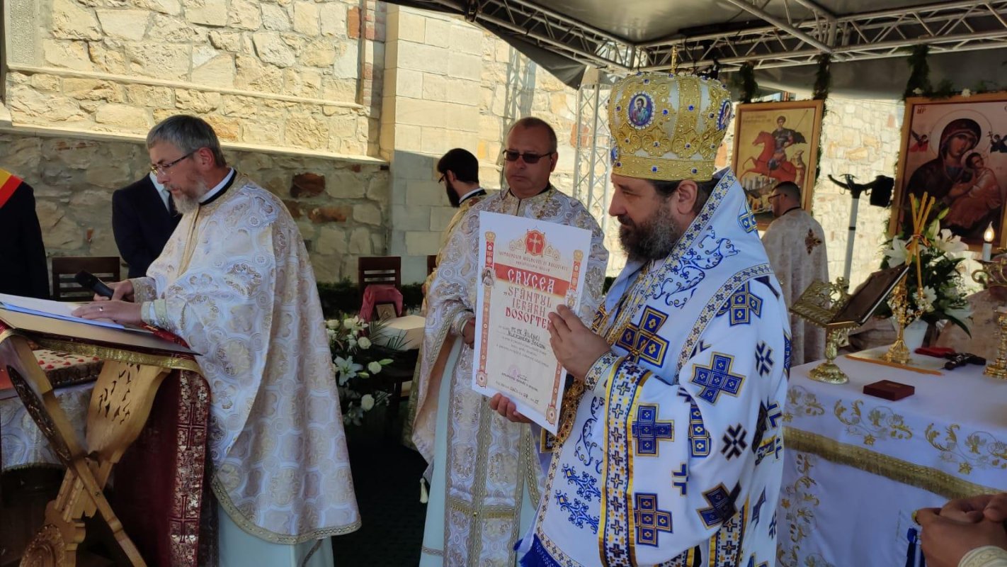 Resfințire de pictură și sfințire de complex parohial, la Parohia nemțeană Grumăzești   178233