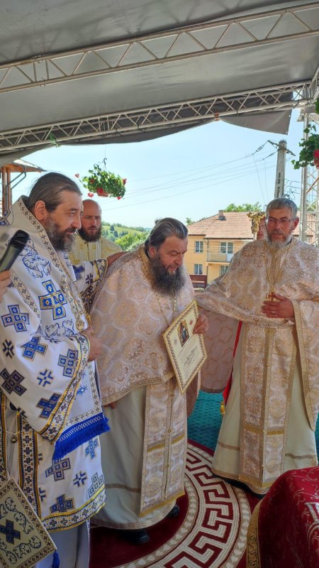 Resfințire de pictură și sfințire de complex parohial, la Parohia nemțeană Grumăzești   178234