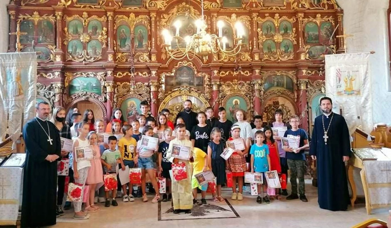 Tabără de pictură pe sticlă la Parohia Șag, județul Timiș 178096