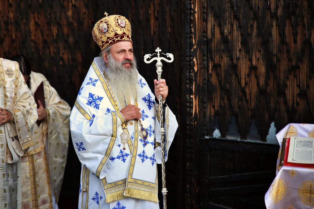 Biserica din Obrijeni a îmbrăcat  veșmântul sfințirii 178198