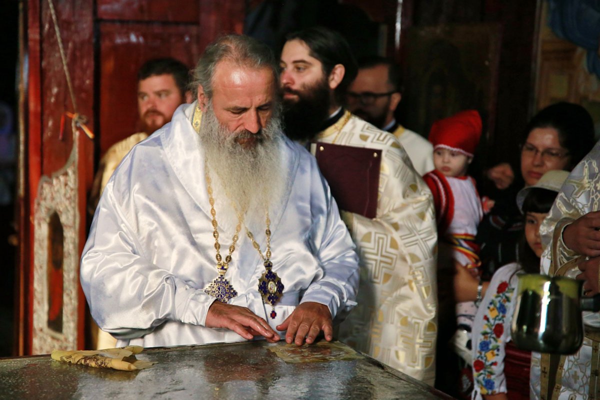 Biserica din Obrijeni a îmbrăcat  veșmântul sfințirii 178201