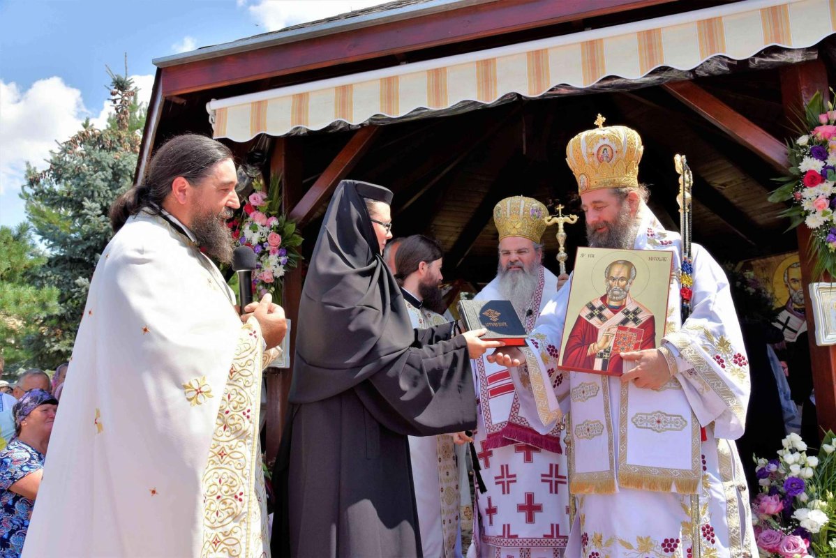 Biserica Mănăstirii Fâstâci a fost resfințită  la 300 de ani de la ctitorirea ei 178264