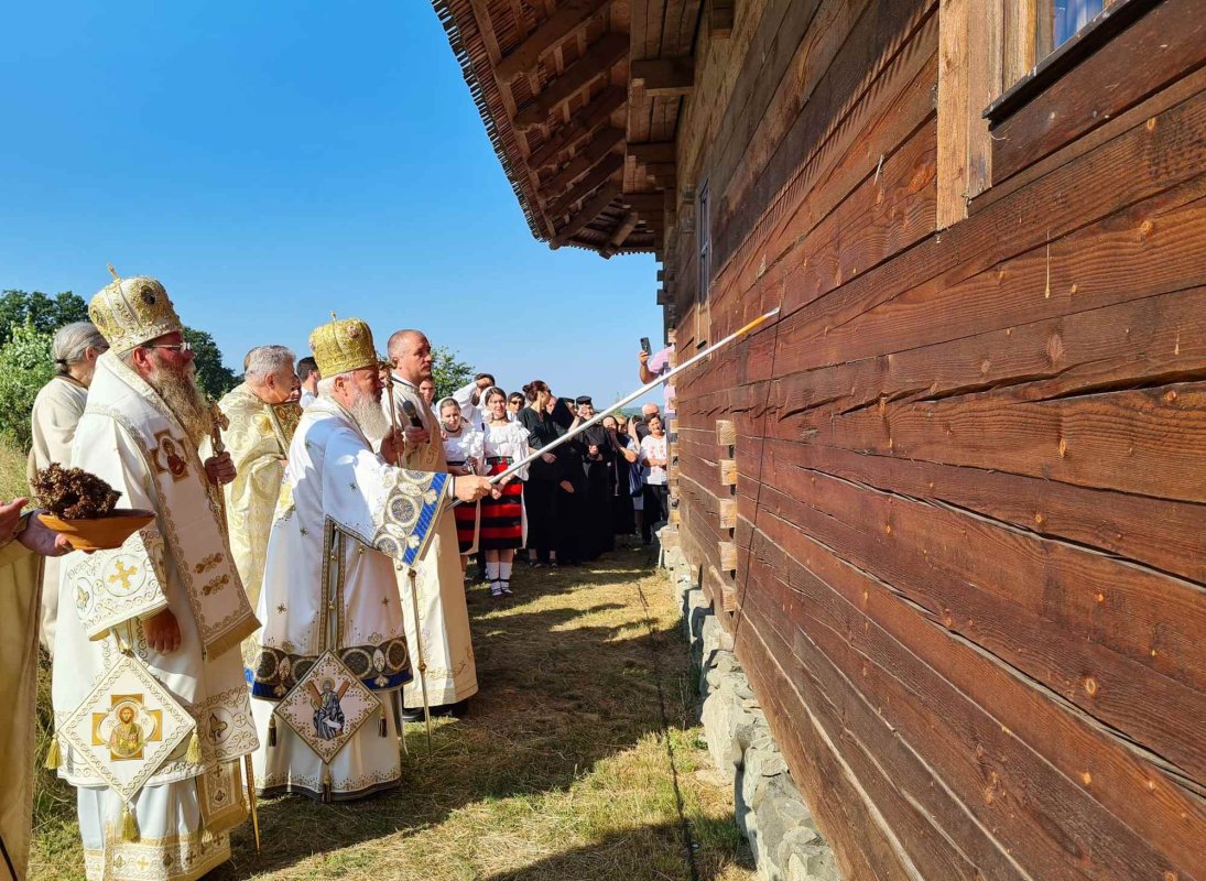 Biserica Mănăstirii „Sfânta Maria Magdalena” din Oarța de Sus a fost sfinţită 178249