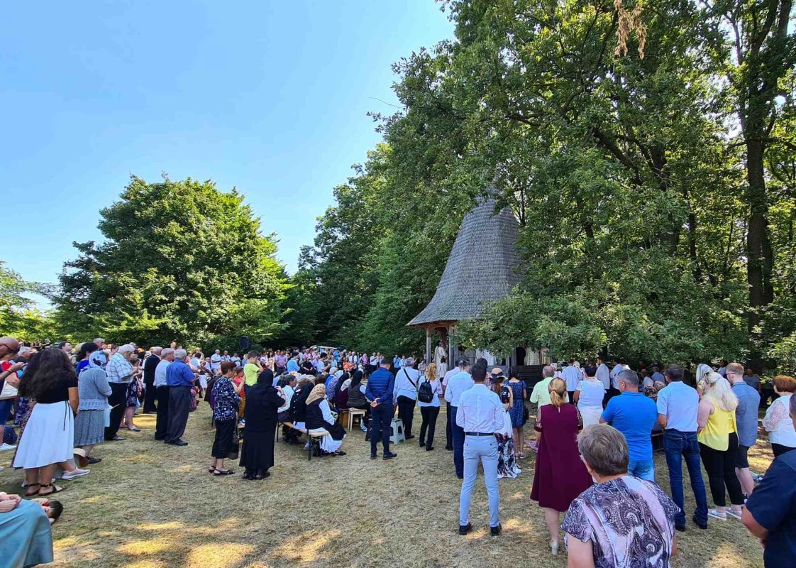 Biserica Mănăstirii „Sfânta Maria Magdalena” din Oarța de Sus a fost sfinţită 178254