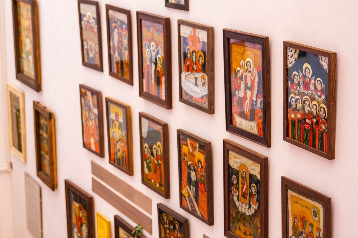 Expoziție de icoane pe sticlă 178293