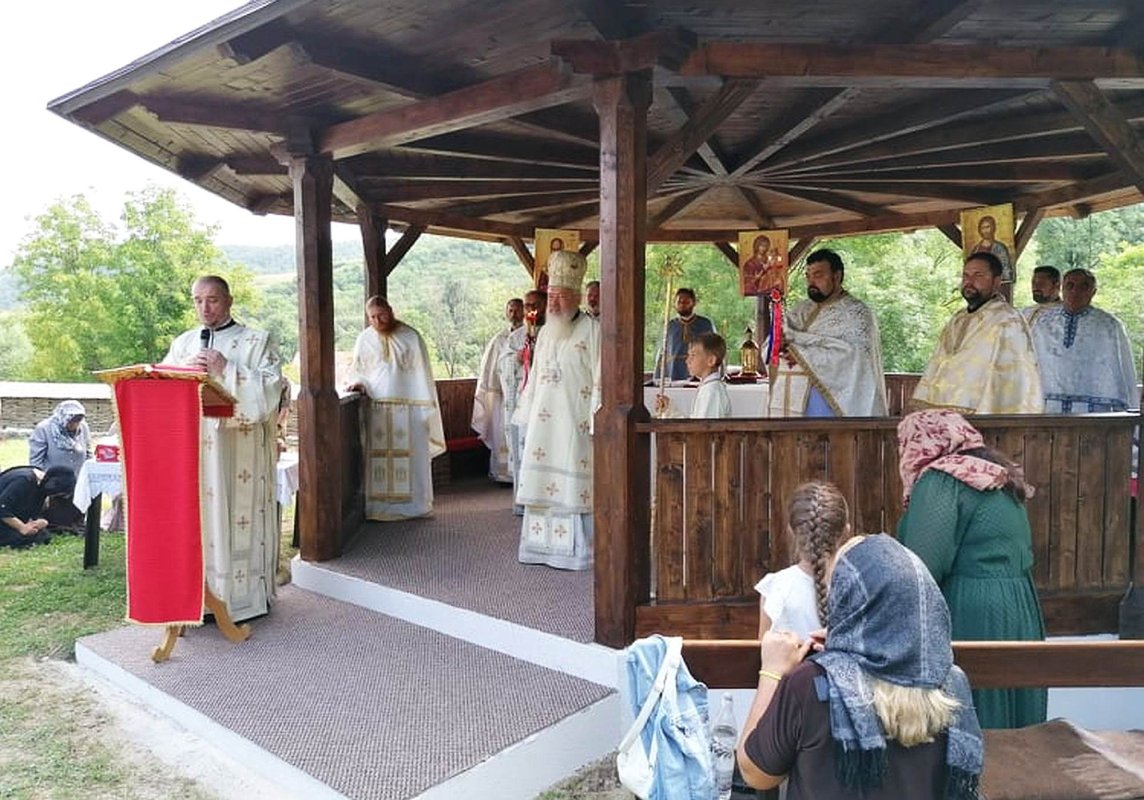 Hramul mănăstirii clujene Dâncu, ocrotită de Sfântul Pantelimon 178435