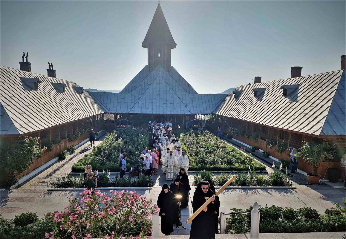 Hramul Mănăstirii „Sfânta Ana” din Orșova 178276