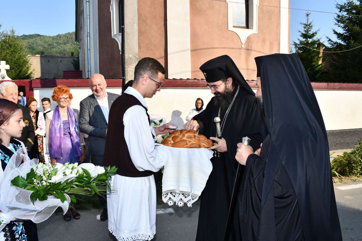 Reuniune a fiilor satului Teregova din Caraș-Severin 178274