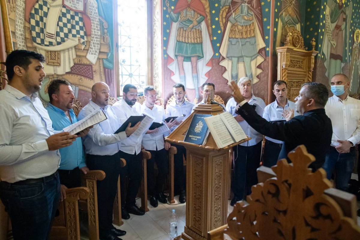 Sfântul Pantelimon cinstit la Parohia Mărcuţa din Capitală 178371