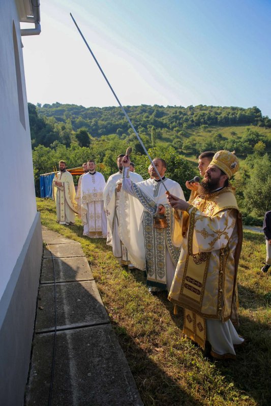 Slujiri arhiereşti în parohii clujene 178390