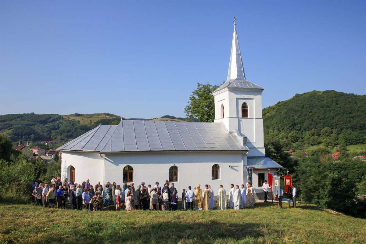Slujiri arhiereşti în parohii clujene 178391
