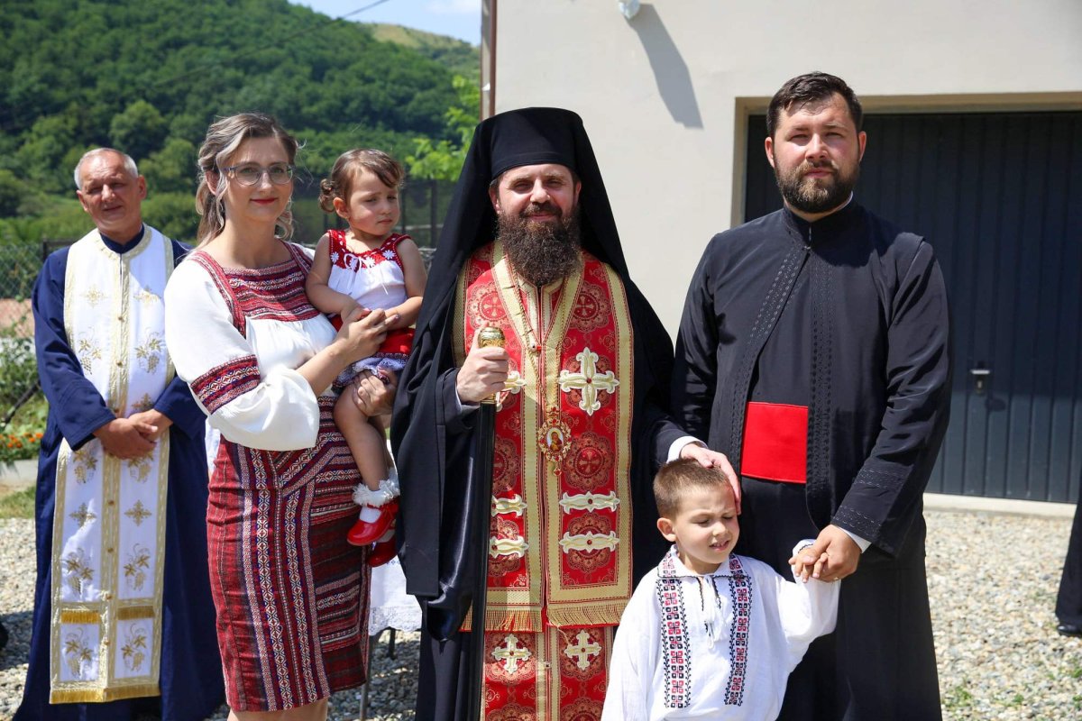 Slujiri arhiereşti în parohii clujene 178392