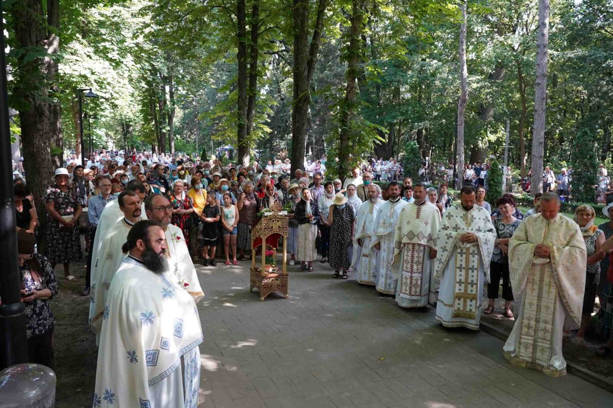 Mănăstirea din localitatea brăileană Lacu Sărat și-a sărbătorit ocrotitorul 178545