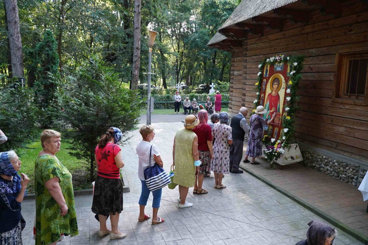 Mănăstirea din localitatea brăileană Lacu Sărat și-a sărbătorit ocrotitorul 178547