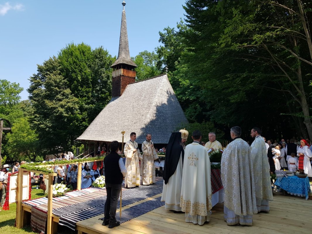 Casa donată de Preasfinţitul Episcop Macarie Muzeului ASTRA a fost sfinţită 178587