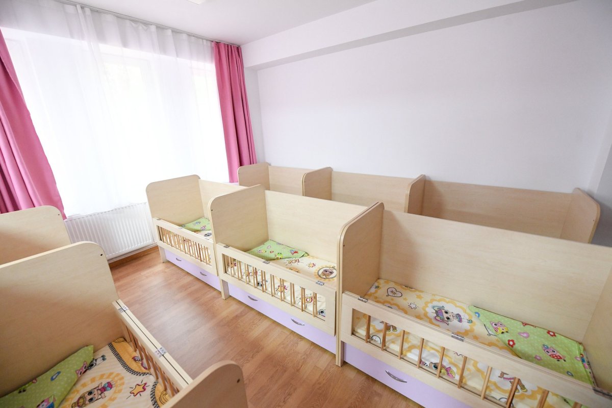 O sută de creşe în întreaga ţară 178579