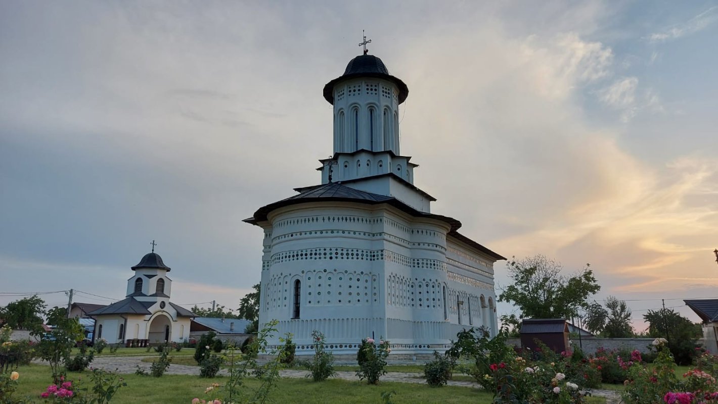 Sfântul Tămăduitor Pantelimon, cinstit de credincioșii Parohiei Aroneanu 178596