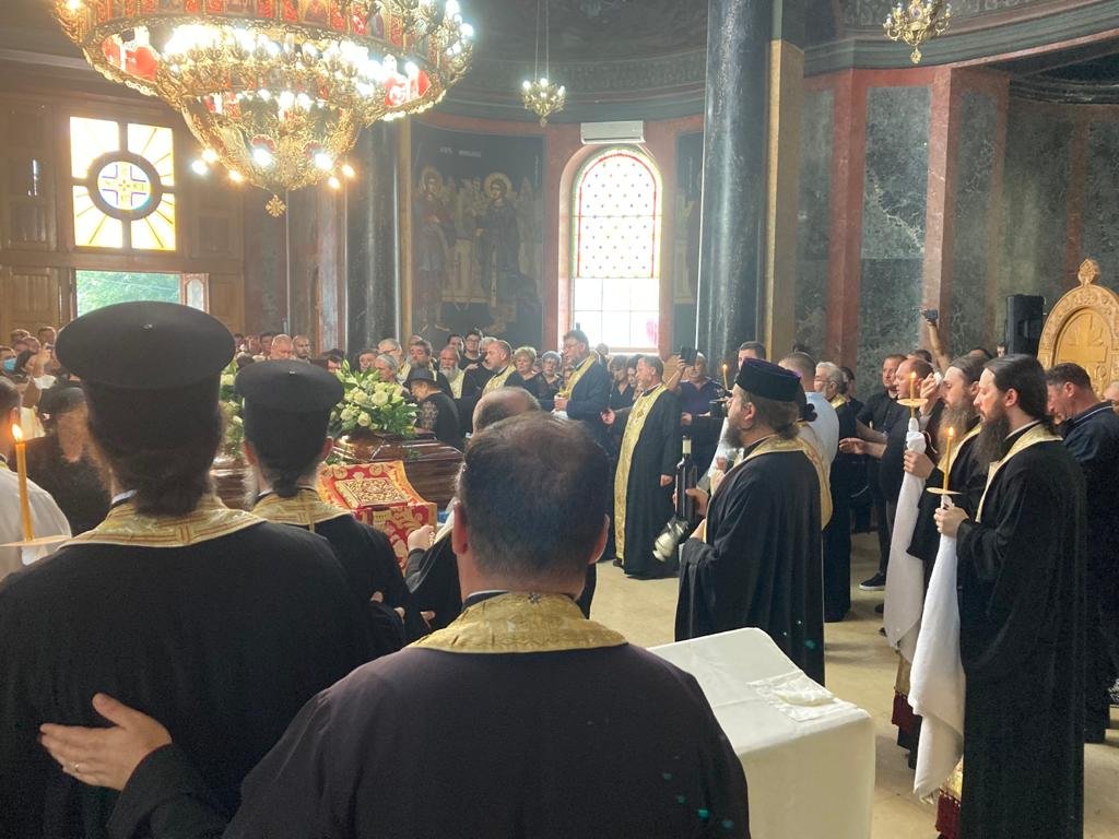 Preotul Costel Paizan și preoteasa Daniela Paizan - harnici slujitori ai Bisericii şi ai Şcolii 178808