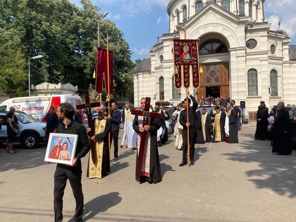 Preotul Costel Paizan și preoteasa Daniela Paizan - harnici slujitori ai Bisericii şi ai Şcolii 178810