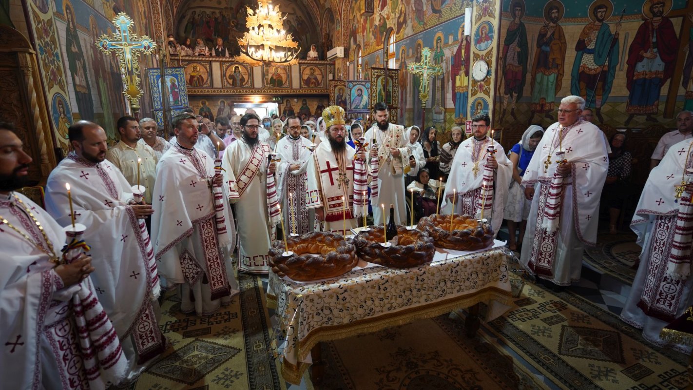 Slujire arhierească în Parohia „Sfinții Apostoli Petru și Pavel”-Boureni 178867