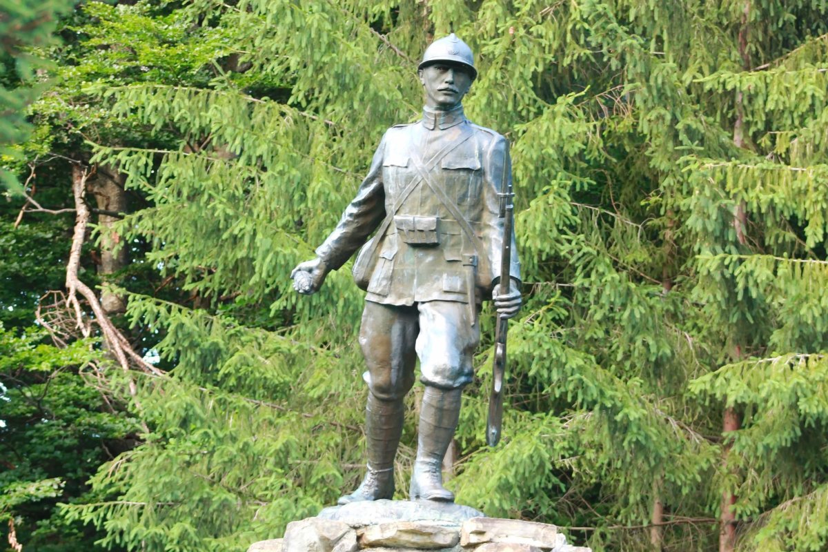 Monumentul Eroilor din Siriu, o lecție continuă de istorie 178934