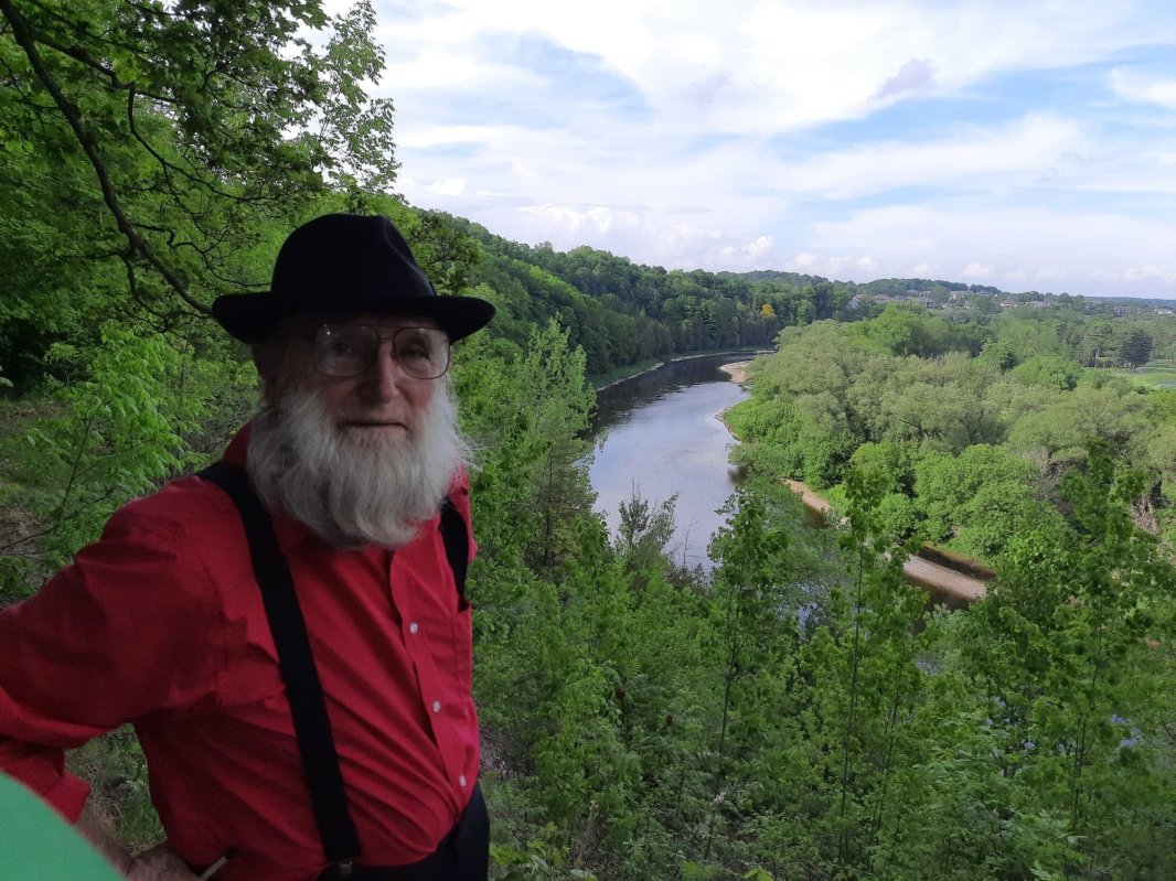 „Pământul inimii rămâne de-o ființă cu pământul țării” 179019