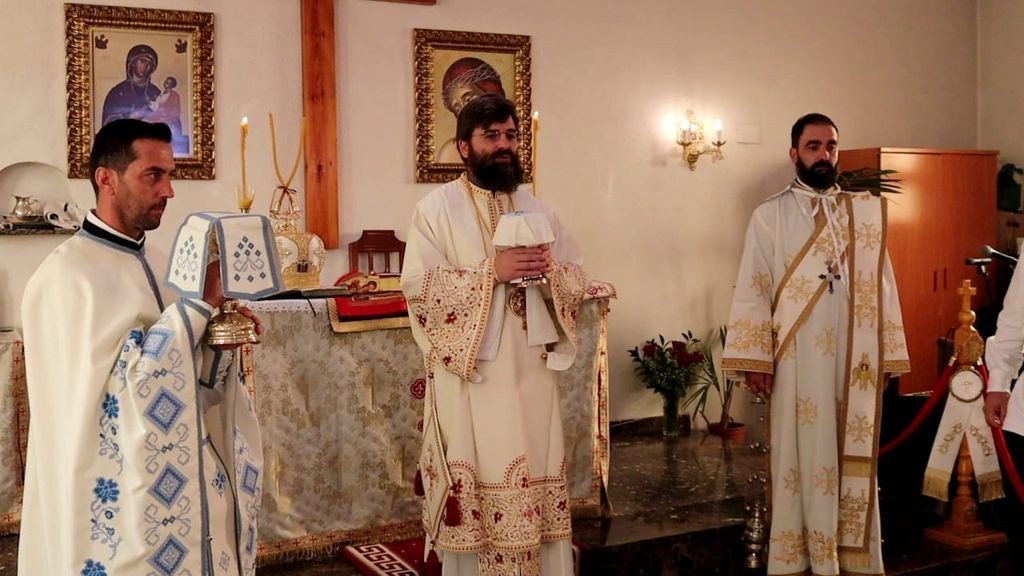 Românii din diasporă vizitați și binecuvântați de ierarhii lor  179003