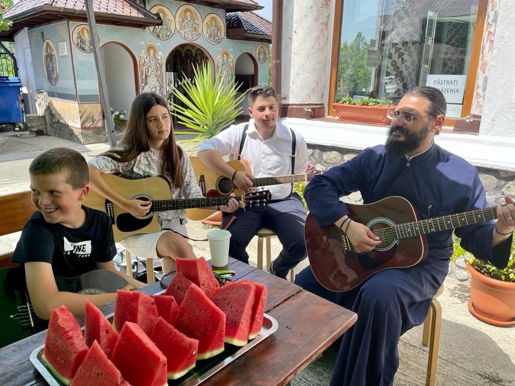 Școala de vară „Brevis” din parohia vâlceană Dăeşti, la prima ediţie 179086