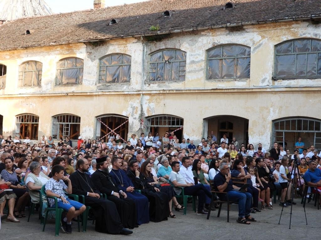 Părintele Constantin Necula a conferenţiat în cetatea Ineului 179256
