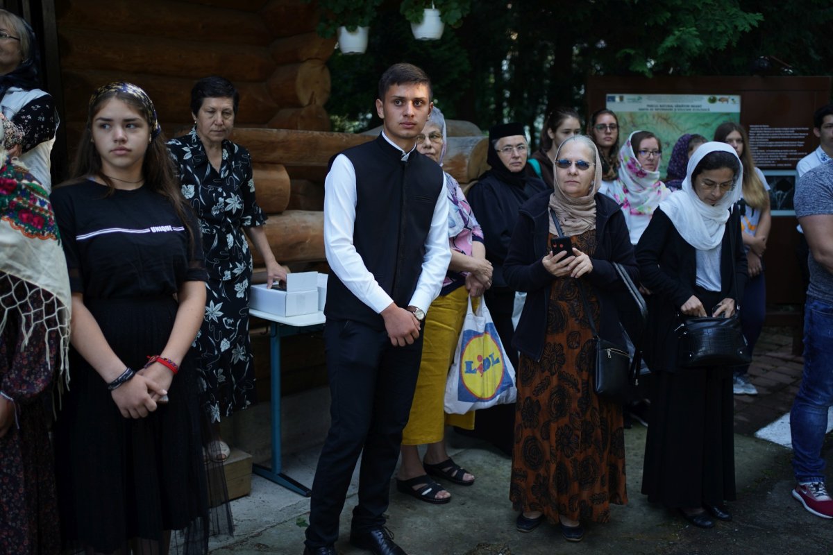 Seminariștii de la Mănăstirea Neamț și-au sărbătorit ocrotitorul 179138