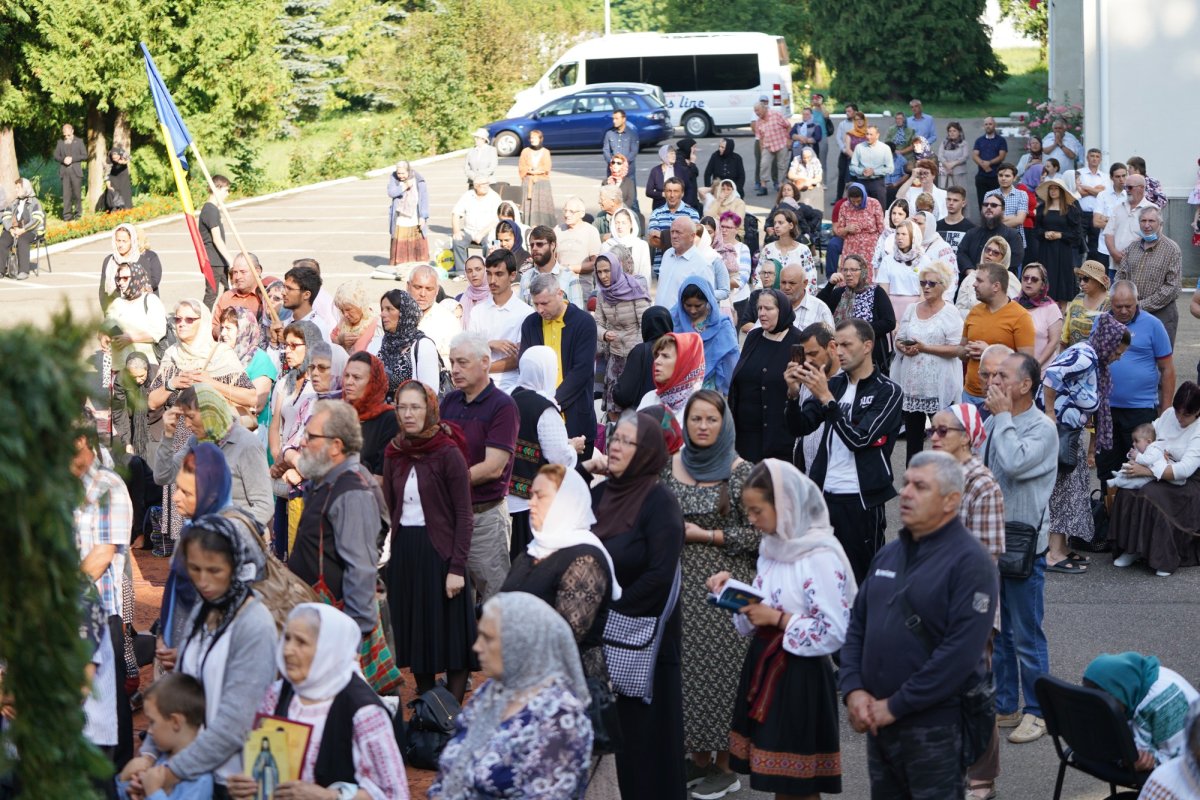 Seminariștii de la Mănăstirea Neamț și-au sărbătorit ocrotitorul 179164
