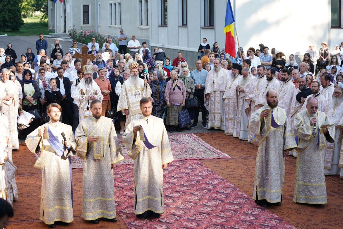 Seminariștii de la Mănăstirea Neamț și-au sărbătorit ocrotitorul 179169