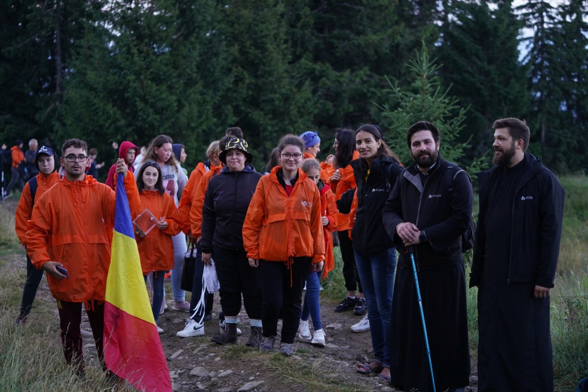 Pelerinaj al credincioșilor pe muntele Ceahlău 179291